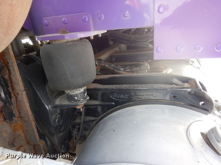 image for item KU9727 2012 Peterbilt 386  semi truck