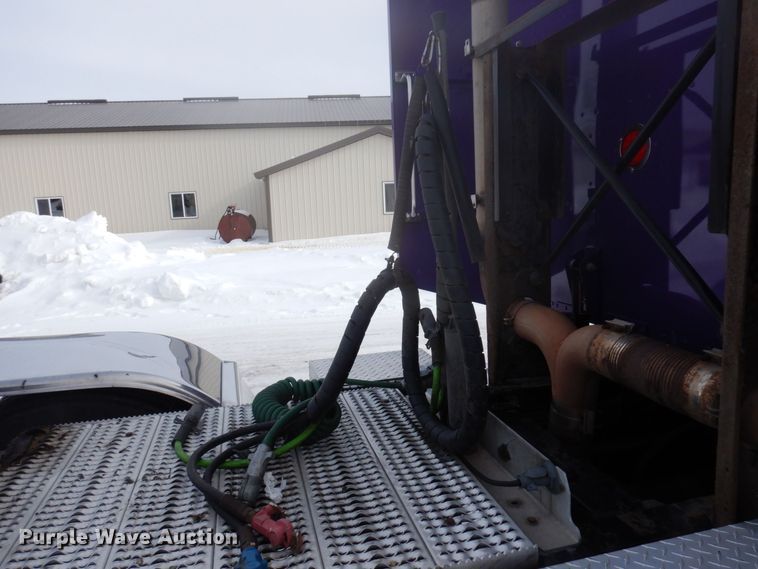 image for item KU9727 2012 Peterbilt 386  semi truck