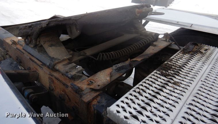 image for item KU9727 2012 Peterbilt 386  semi truck