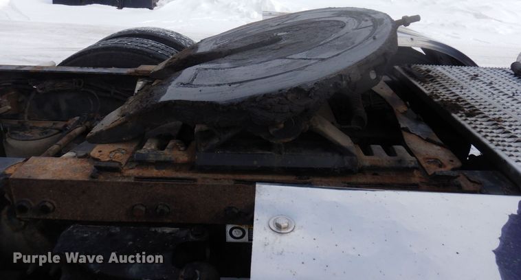 image for item KU9727 2012 Peterbilt 386  semi truck