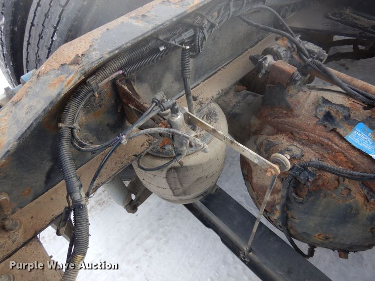 image for item KU9727 2012 Peterbilt 386  semi truck