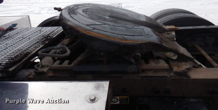 image for item KU9727 2012 Peterbilt 386  semi truck