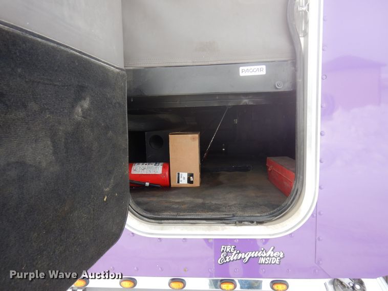 image for item KU9727 2012 Peterbilt 386  semi truck