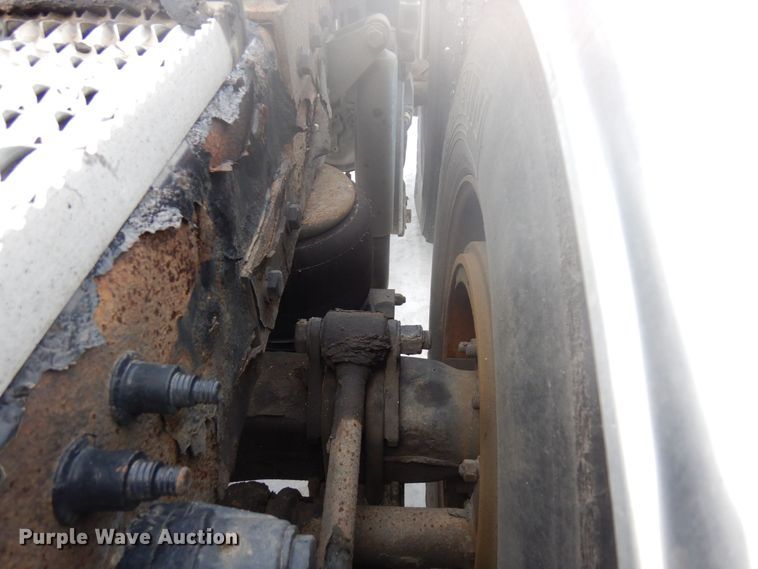 image for item KU9727 2012 Peterbilt 386  semi truck