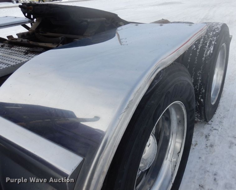 image for item KU9727 2012 Peterbilt 386  semi truck