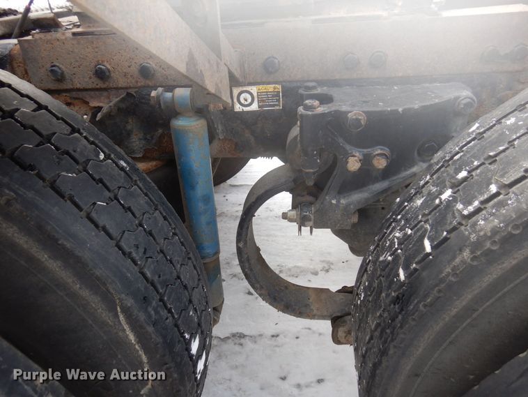 image for item KU9727 2012 Peterbilt 386  semi truck