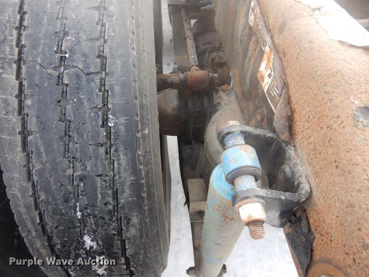 image for item KU9727 2012 Peterbilt 386  semi truck