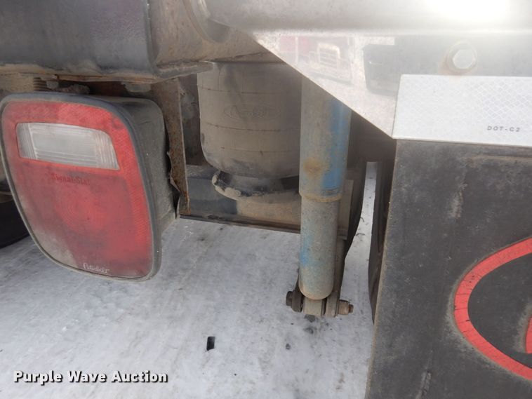 image for item KU9727 2012 Peterbilt 386  semi truck