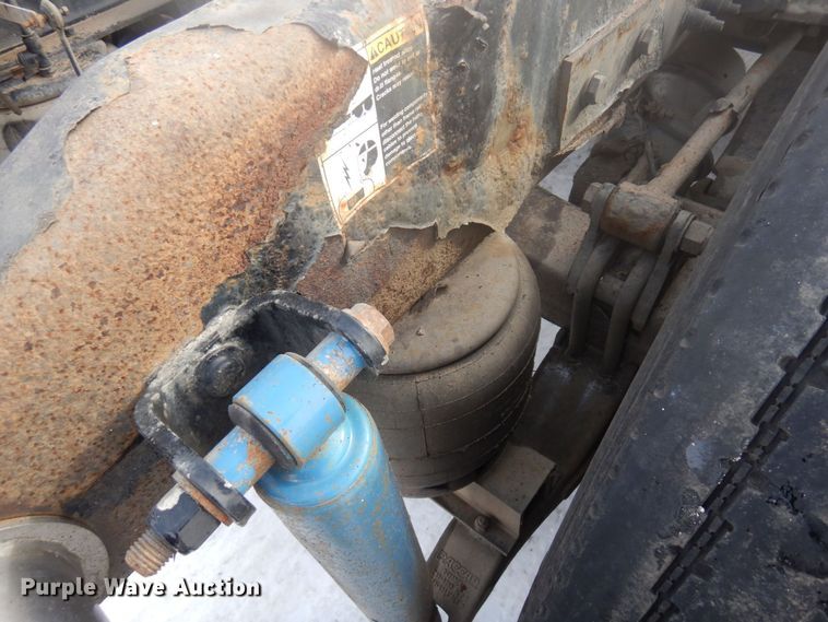 image for item KU9727 2012 Peterbilt 386  semi truck