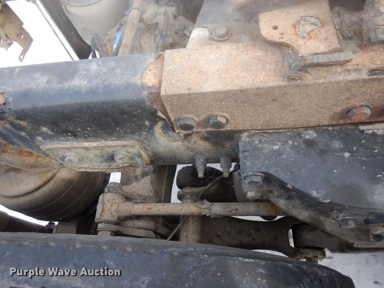 image for item KU9727 2012 Peterbilt 386  semi truck