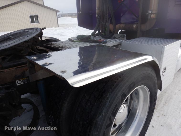 image for item KU9727 2012 Peterbilt 386  semi truck