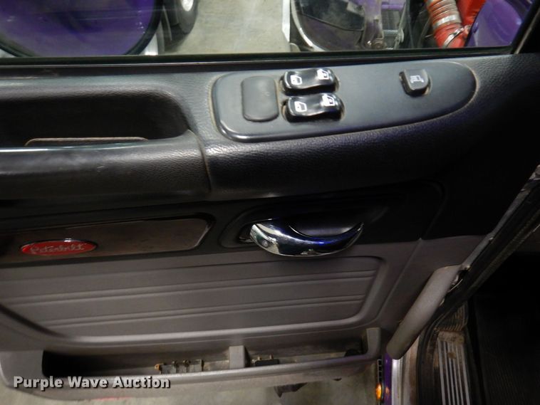 image for item KU9727 2012 Peterbilt 386  semi truck