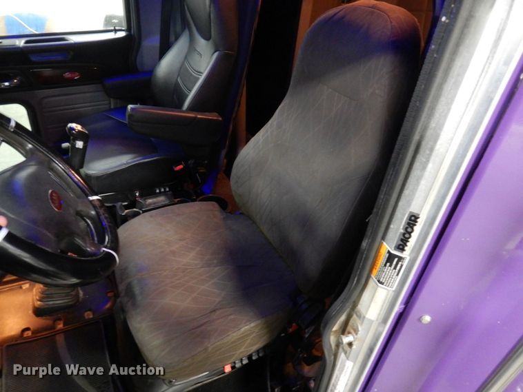 image for item KU9727 2012 Peterbilt 386  semi truck