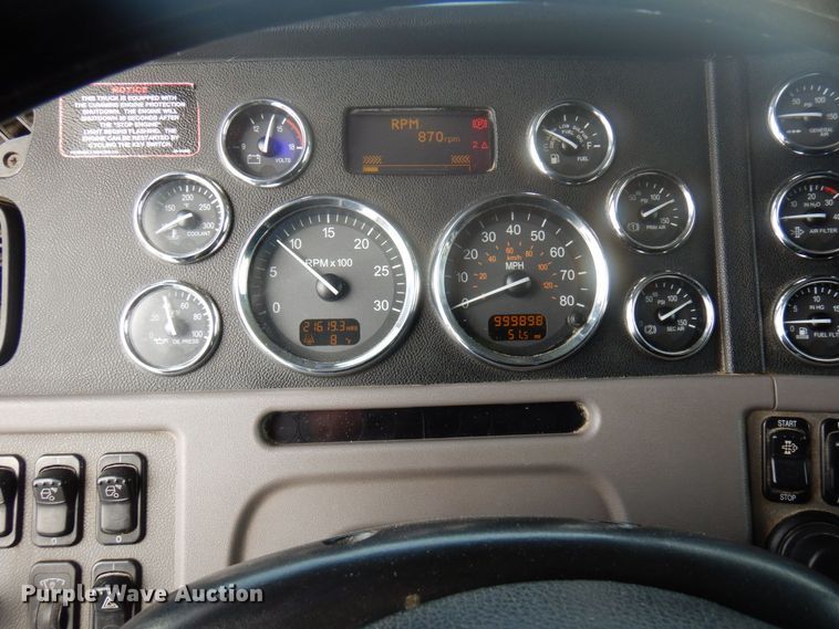 image for item KU9727 2012 Peterbilt 386  semi truck