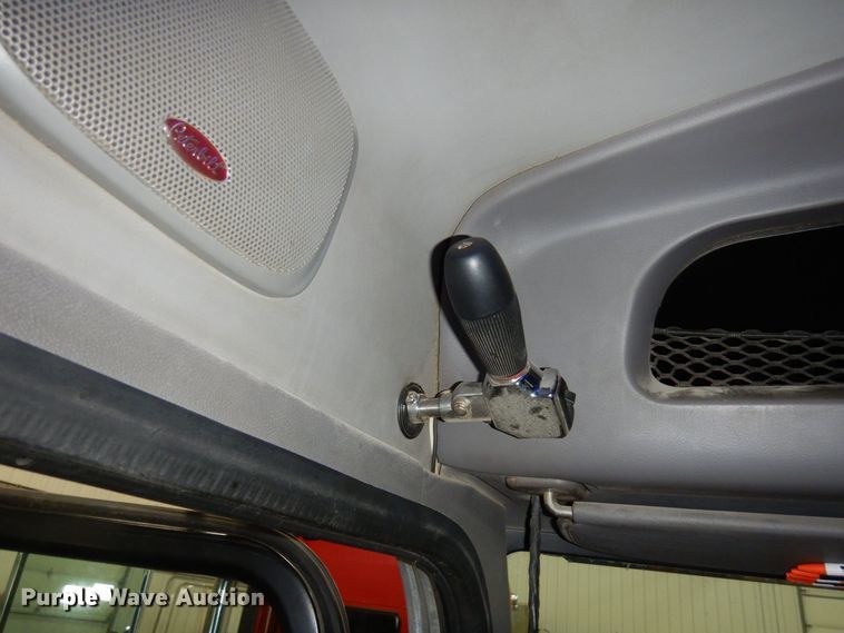 image for item KU9727 2012 Peterbilt 386  semi truck