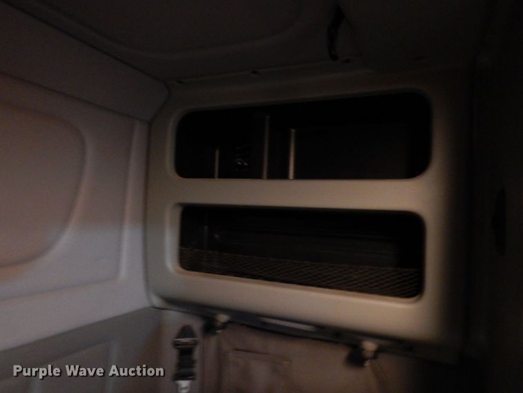 image for item KU9727 2012 Peterbilt 386  semi truck