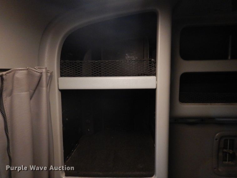 image for item KU9727 2012 Peterbilt 386  semi truck