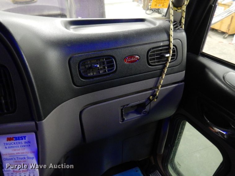 image for item KU9727 2012 Peterbilt 386  semi truck