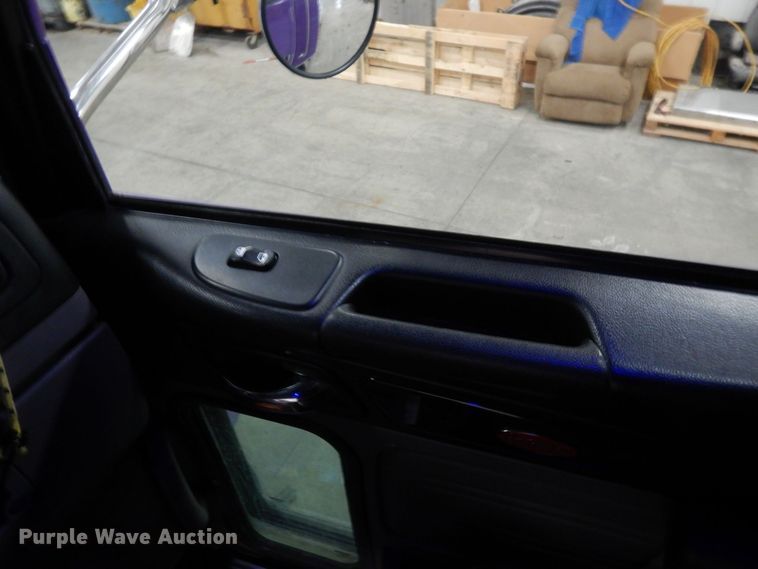 image for item KU9727 2012 Peterbilt 386  semi truck