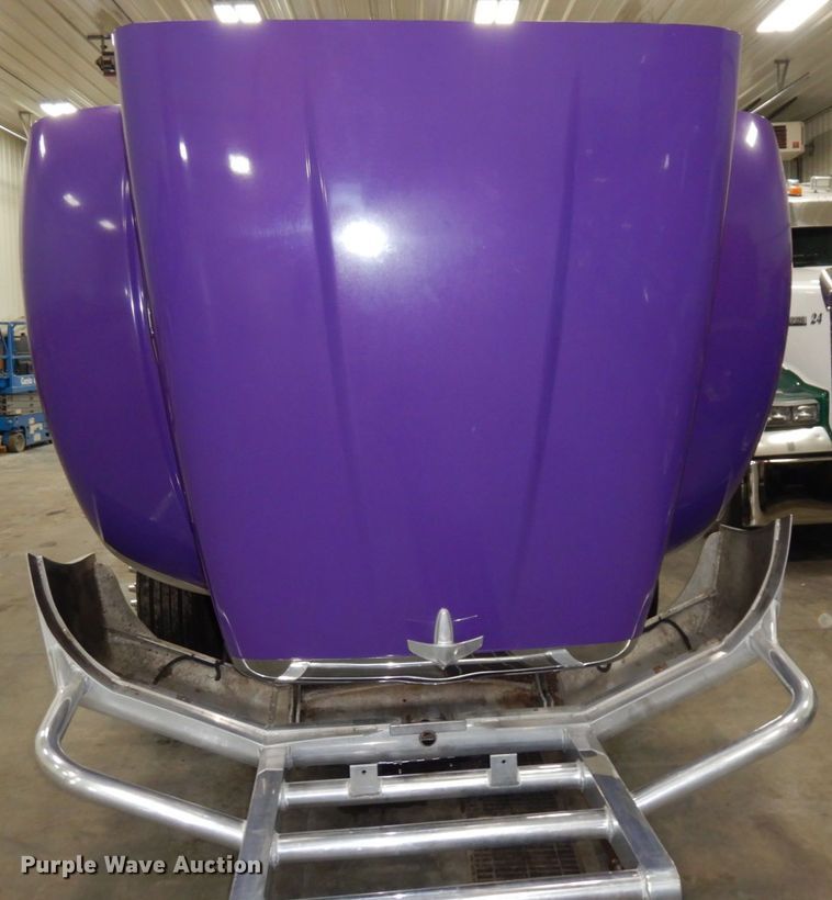 image for item KU9727 2012 Peterbilt 386  semi truck