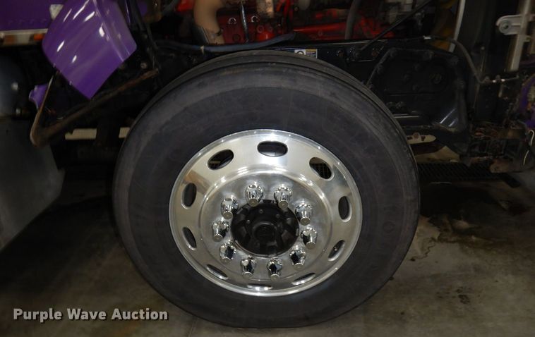 image for item KU9727 2012 Peterbilt 386  semi truck