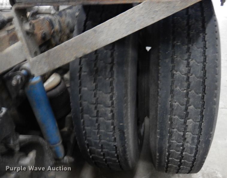 image for item KU9727 2012 Peterbilt 386  semi truck