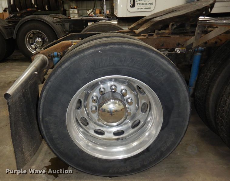 image for item KU9727 2012 Peterbilt 386  semi truck