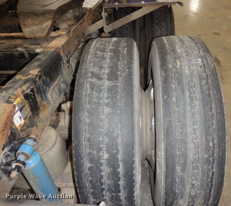 image for item KU9727 2012 Peterbilt 386  semi truck