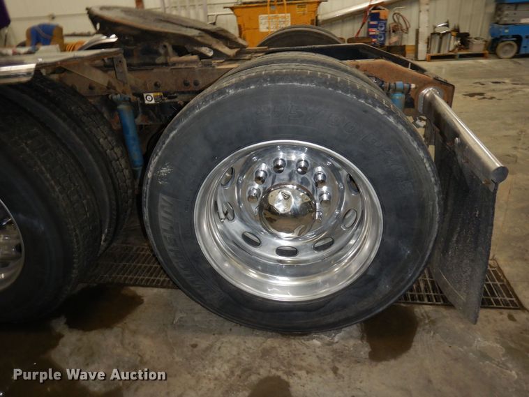 image for item KU9727 2012 Peterbilt 386  semi truck