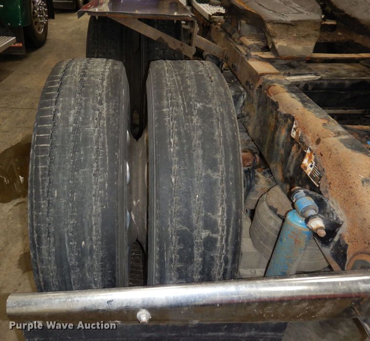 image for item KU9727 2012 Peterbilt 386  semi truck