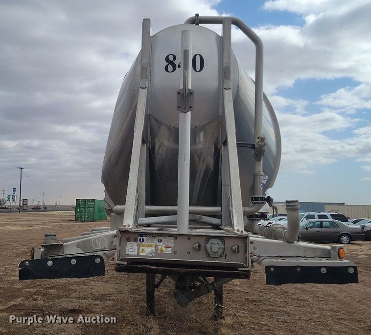 image for item LG9515 2012 Heil  pneumatic dry bulk trailer