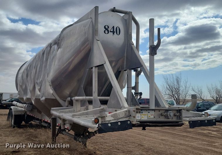 image for item LG9515 2012 Heil  pneumatic dry bulk trailer