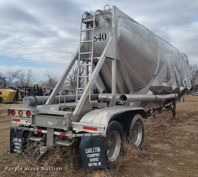image for item LG9515 2012 Heil  pneumatic dry bulk trailer