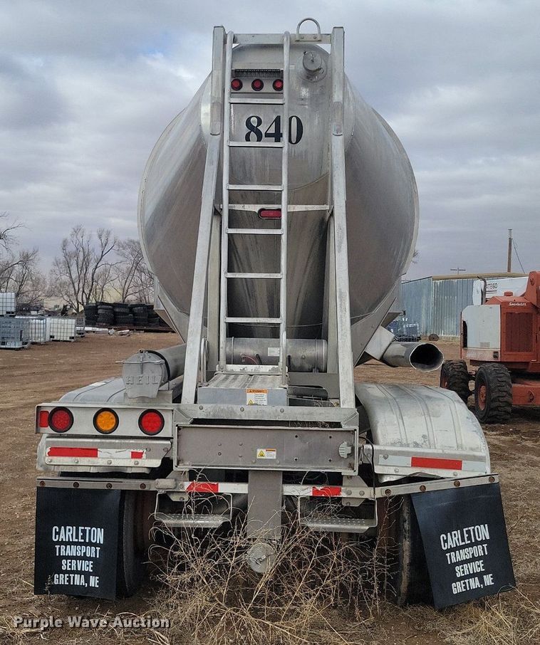 image for item LG9515 2012 Heil  pneumatic dry bulk trailer