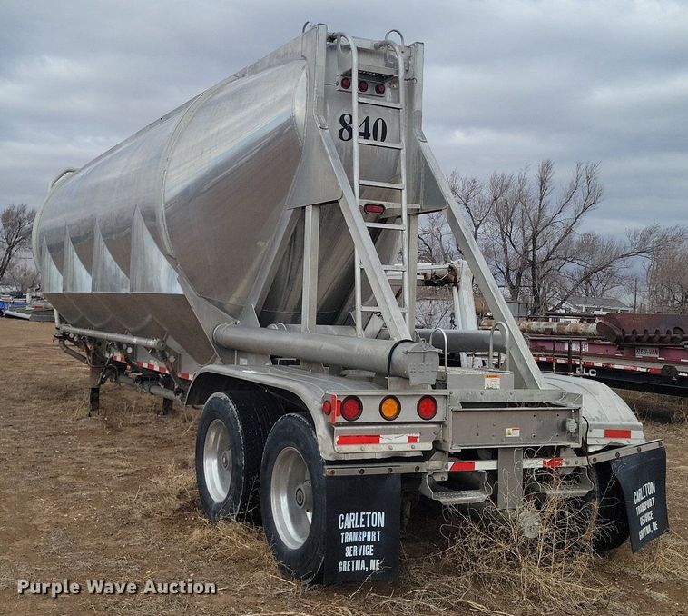 image for item LG9515 2012 Heil  pneumatic dry bulk trailer