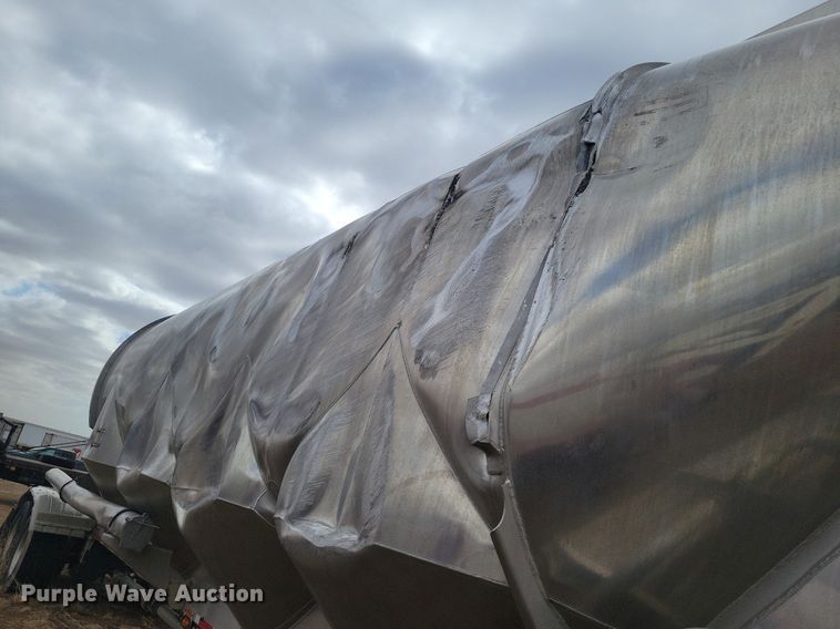 image for item LG9515 2012 Heil  pneumatic dry bulk trailer