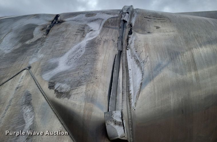 image for item LG9515 2012 Heil  pneumatic dry bulk trailer