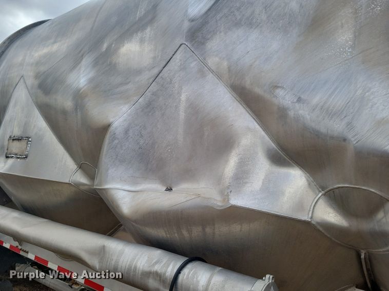 image for item LG9515 2012 Heil  pneumatic dry bulk trailer