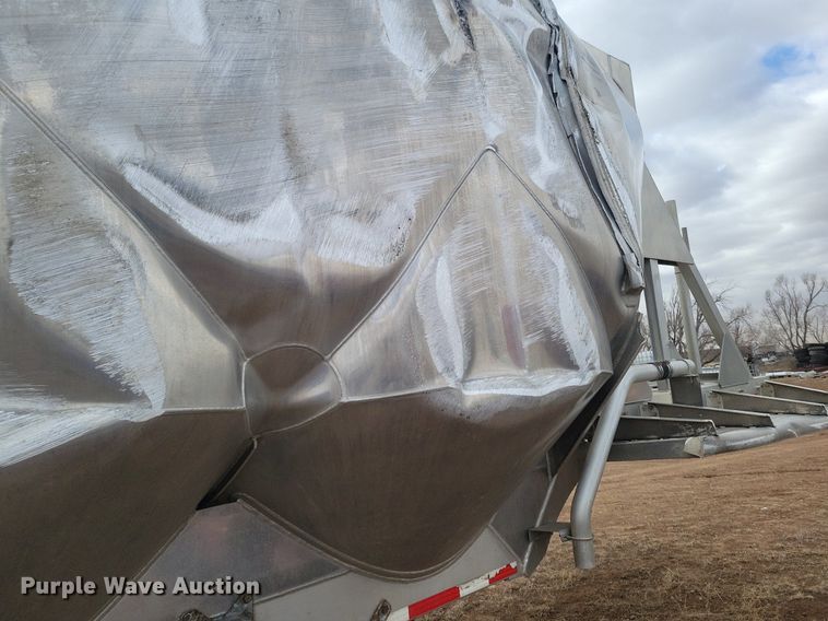 image for item LG9515 2012 Heil  pneumatic dry bulk trailer