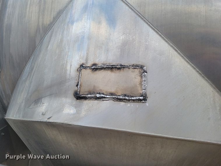 image for item LG9515 2012 Heil  pneumatic dry bulk trailer