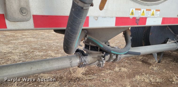 image for item LG9515 2012 Heil  pneumatic dry bulk trailer