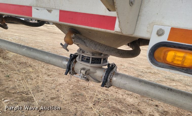 image for item LG9515 2012 Heil  pneumatic dry bulk trailer