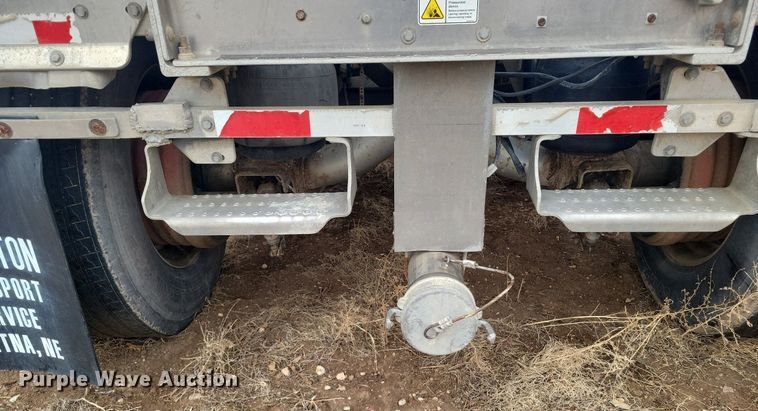 image for item LG9515 2012 Heil  pneumatic dry bulk trailer