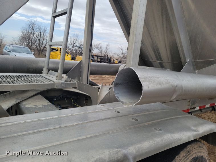 image for item LG9515 2012 Heil  pneumatic dry bulk trailer