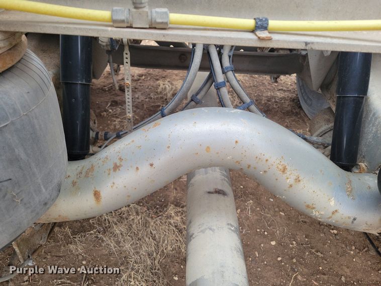 image for item LG9515 2012 Heil  pneumatic dry bulk trailer