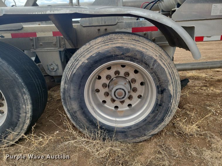 image for item LG9515 2012 Heil  pneumatic dry bulk trailer