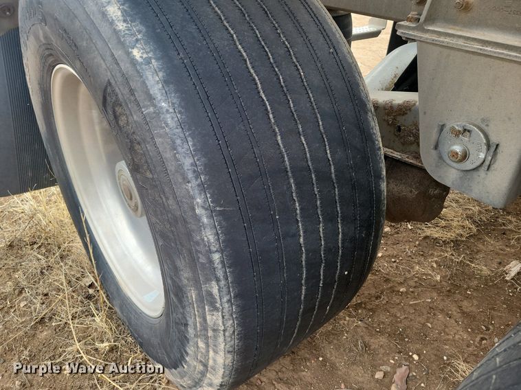 image for item LG9515 2012 Heil  pneumatic dry bulk trailer