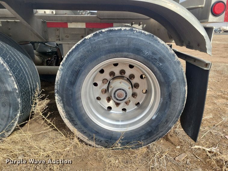 image for item LG9515 2012 Heil  pneumatic dry bulk trailer