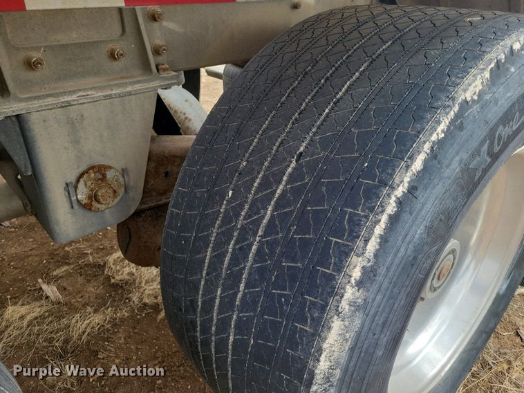 image for item LG9515 2012 Heil  pneumatic dry bulk trailer