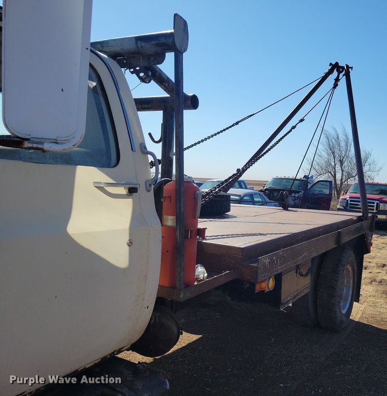 image for item LG9516 1980 Chevrolet  winch truck